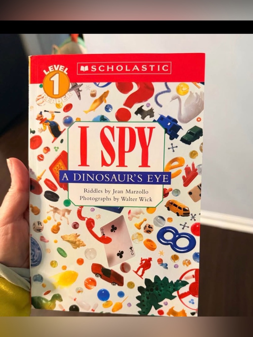 Scholastic I SPY A Dinosaur's Eye - Red and White Cover